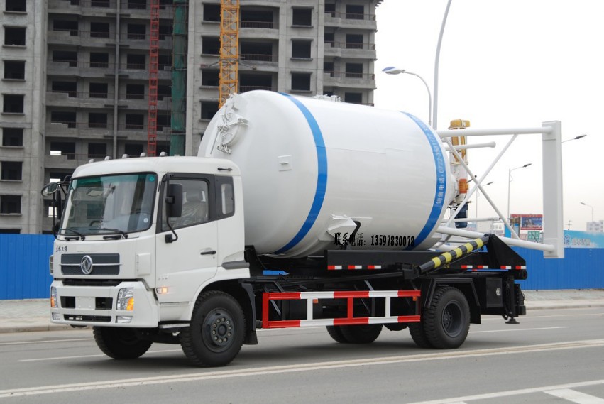 東風(fēng)天錦背罐車